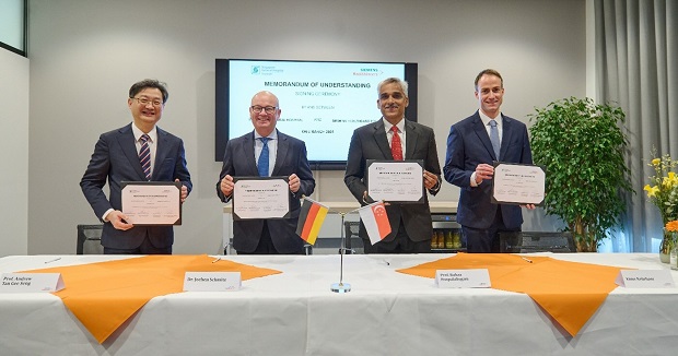  ​A/Prof Andrew Tan of SGH, Dr Jochen Schimtz of Siemens Healthineers, A/Prof Ruban Poopalalingam of SGH, and Enno Nehrbass of Siemens Healthineers signed the MOU pledge in Siemens Healthineers HQ Erlangen, Germany.  